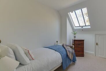 茅舍 The Old School House