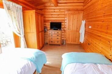 بيت ريفى Yew Lodge