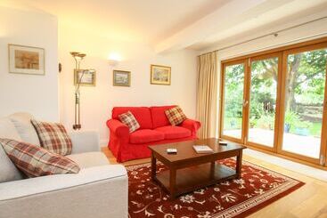 コテージ 5 Burford Mews