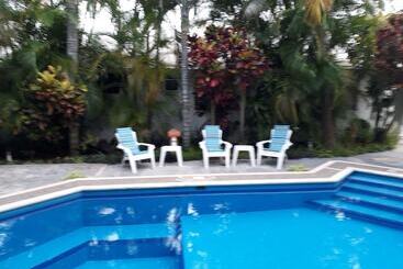 تختخواب و صبحانه Baldwin S Guest House Cozumel