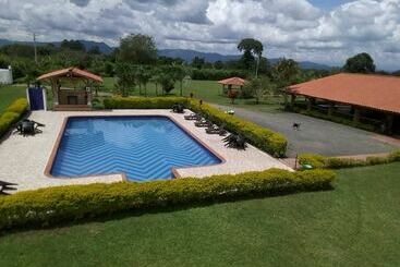 هتل Puerta Del Café