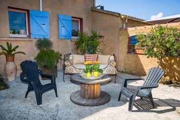 פנסיון Casa Corsa