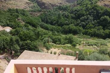 بنسيون Dar Tanzought