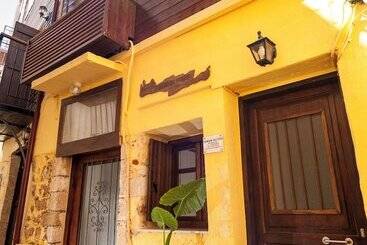 پانسیون Hamam Suites Portou