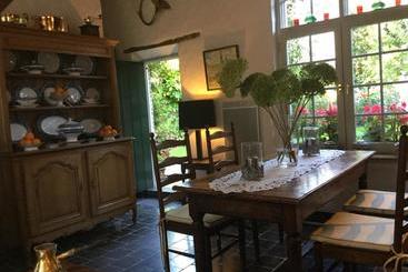 هتل B&b Auberge De Klasse