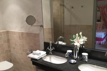 هتل B&b Auberge De Klasse