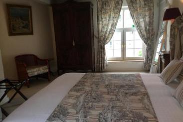 هتل B&b Auberge De Klasse