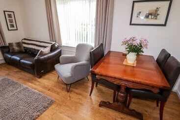 茅舍 The Flat At Brwyn