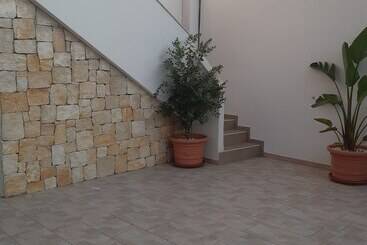 مسافرخانه B&b Sara