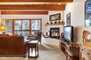 آپارتمان‌های توریست‌ها Riverside Condos A103 By Avantstay Condo Close To Downtown, Town Park & Ski Lift #8