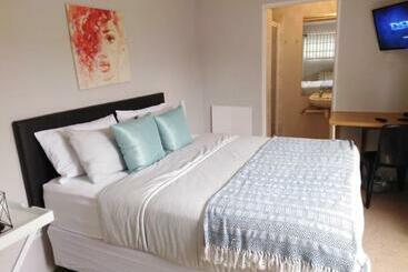 צימר Cottage On Clarke