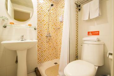 هتل Home Inn Changchun Economy Development Zone