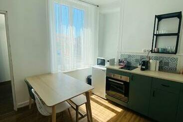 דירות לתיירים Rdc Cozy Central Flat/free Parking