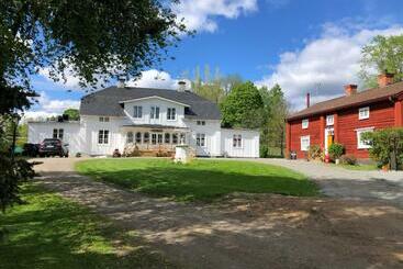 مبيت وإفطار Bredsjö Gamla Herrgård White Dream Mansion