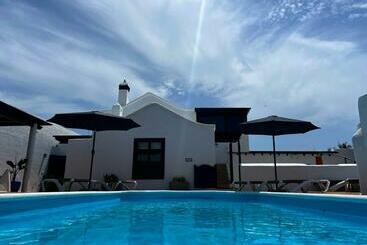 Tourist flats Nazaret Villa With Heated Pool