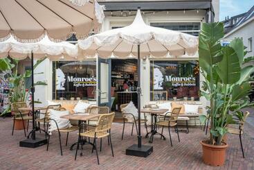 تختخواب و صبحانه Monroe’s Stay