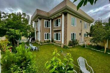 پانسیون Executive Guest House