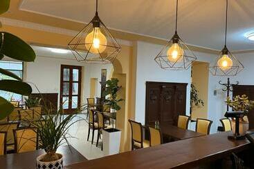 تختخواب و صبحانه Vt6 House & Restaurant