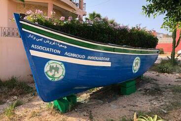 Tourist flats Apprt En S.sol+piscine Privee