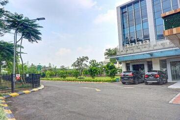 هتل Collection O 91652 The Springlake Summarecon Bekasi