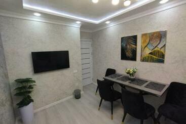 آپارتمان‌های توریست‌ها Cozy Nest For A Great Rest As A Family!уютненькое гнёздышко для отличного семейного отдыха!