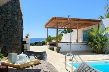 Tourist flats Casa Atlantico   Ferienhaus Mit Meerblick Und Studio