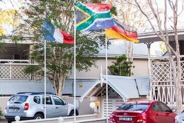 בית מלון כפרי Quarry Lake Inn