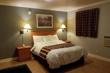 فندق Scottish Inn   Okeechobee