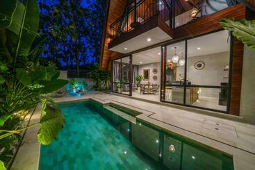 관광객 아파트 Villa Kirana   Designer 2 Bedroom Villa With Pool In Pererenan