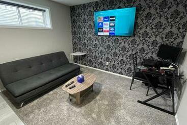 آپارتمان‌های توریست‌ها Fully Separate & Private Guest Suite
