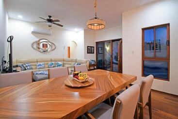 آپارتمانهای توریستها Oceanview Rooftop Private Pool Game Room & Bar
