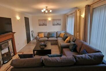 آپارتمان‌های توریست‌ها Shirley L, Milton, Cambridge, 4 Br House, Newly Refurbished