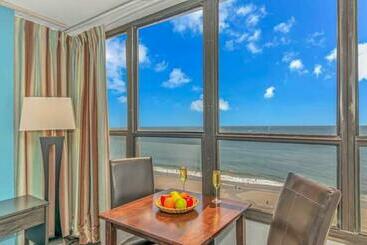 آپارتمانهای توریستها Ocean Front King Suite With Incredible Views! Sun N Sand Resort 1205 Perfect For 2 4 Guests!