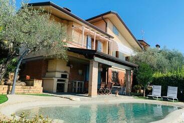 דירות לתיירים Le Lanterne   Villa Vista Mare