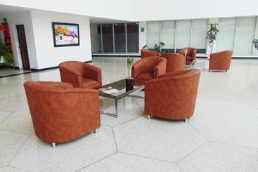 هتل Hunza Y Centro De Convenciones