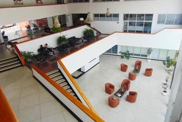 هتل Hunza Y Centro De Convenciones