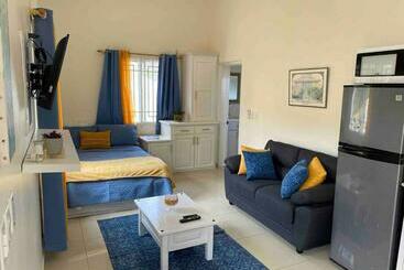 شقق خاصة سياحية Cozy Studio Apartment In Quiet Neighborhood!