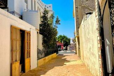 Tourist flats هوستيل الدايرة