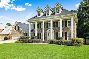관광객 아파트 Lovely 5bed, 3 Fullbath ! 5min To Free Way I 85