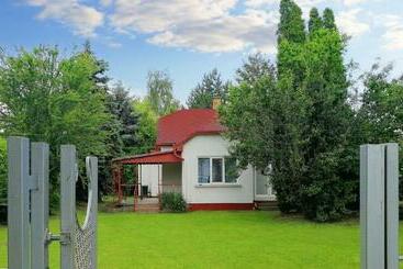 Жильё для туристов Play And Relax In Lake Parkside Cozy Family Retreat   Jegenye Cottage