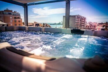 酒店 Logis   Hôtel Arc En Ciel Et Spa Les Sables D Olonne