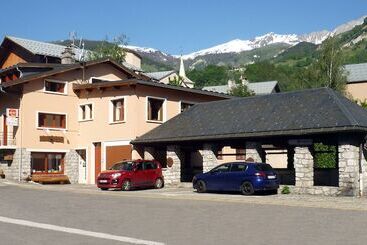 هتل Arolla