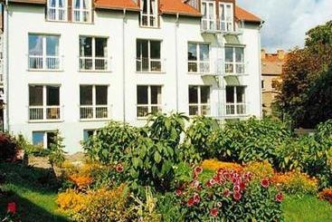 هتل Zur Insel