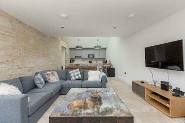Tourist flats Kinness Cottage