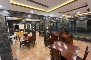 هتل Eden Rock Skardu