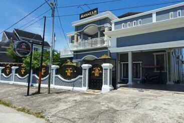 פנסיון Mahakam Guest House