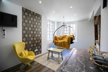 آپارتمان‌های توریست‌ها Appartement De La Noblesse   Designed By C.m
