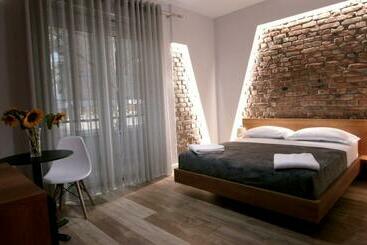 דירות לתיירים Koni S Studio Apartments