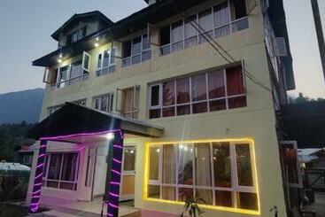 펜션 New Snow View Resort Pahalgam