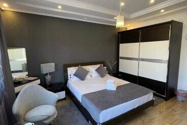 פנסיון Ami Residence Bucharest Airport,therme&free Parking Otopeni